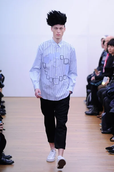Look 19